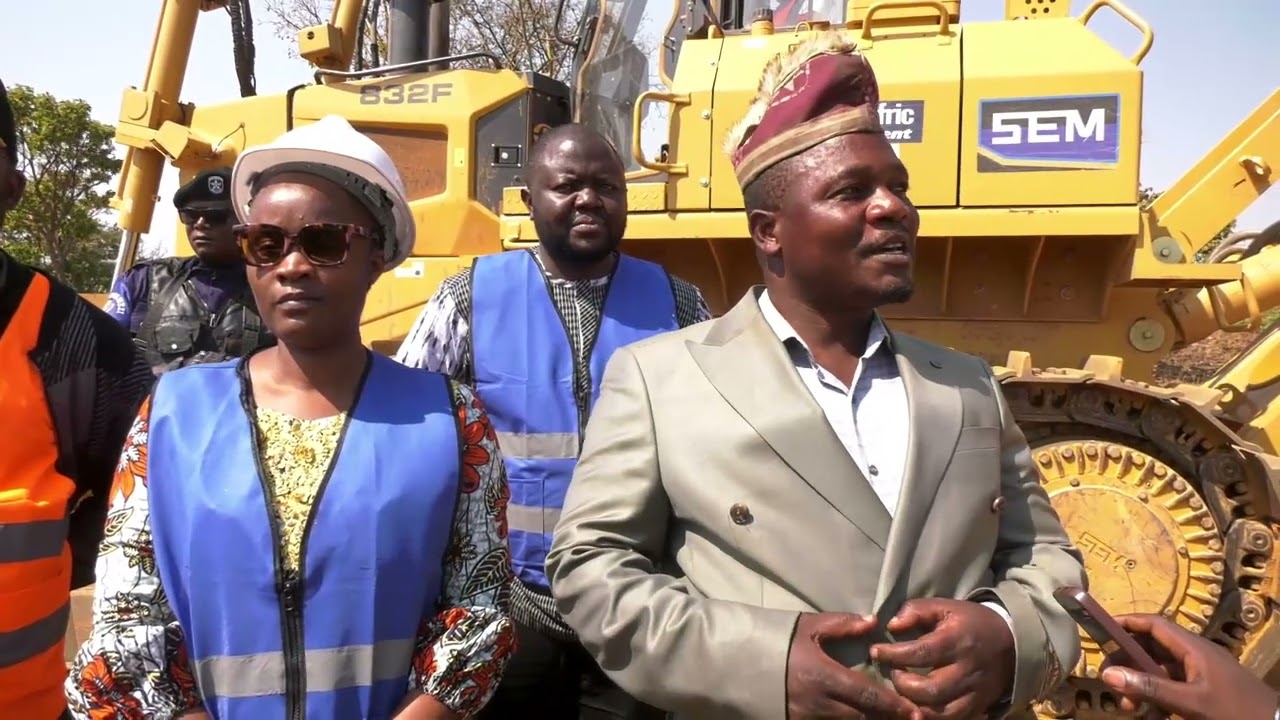 RÉHABILITATION DE LA ROUTE DE DESSERTE AGRICOLE AXE KYABUKAMBA-MPUNGWE