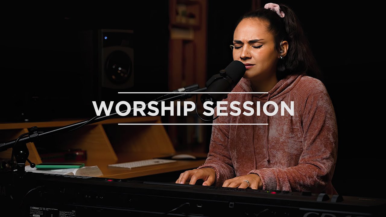 Intimate piano worship set with René Louw