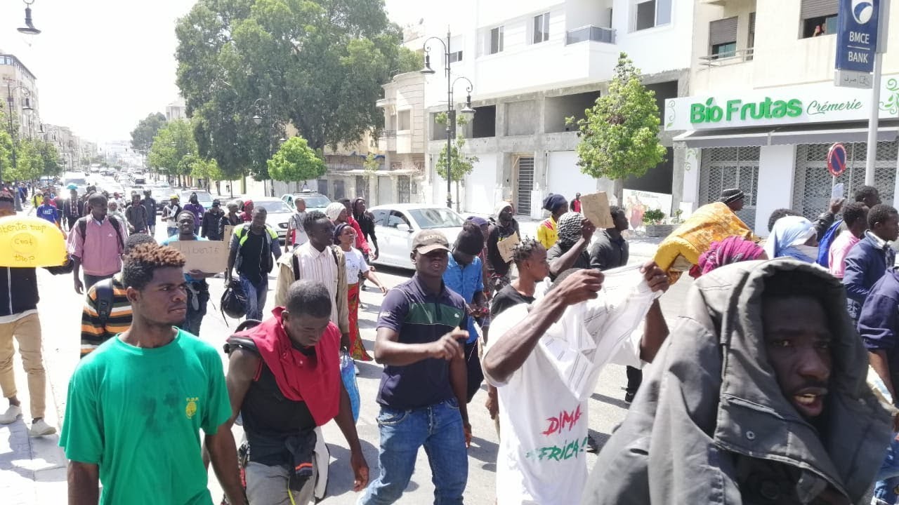 مهاجرون أفارقة من جنوب الصحراء يحتجون على حملة ترحيل من طنجة
