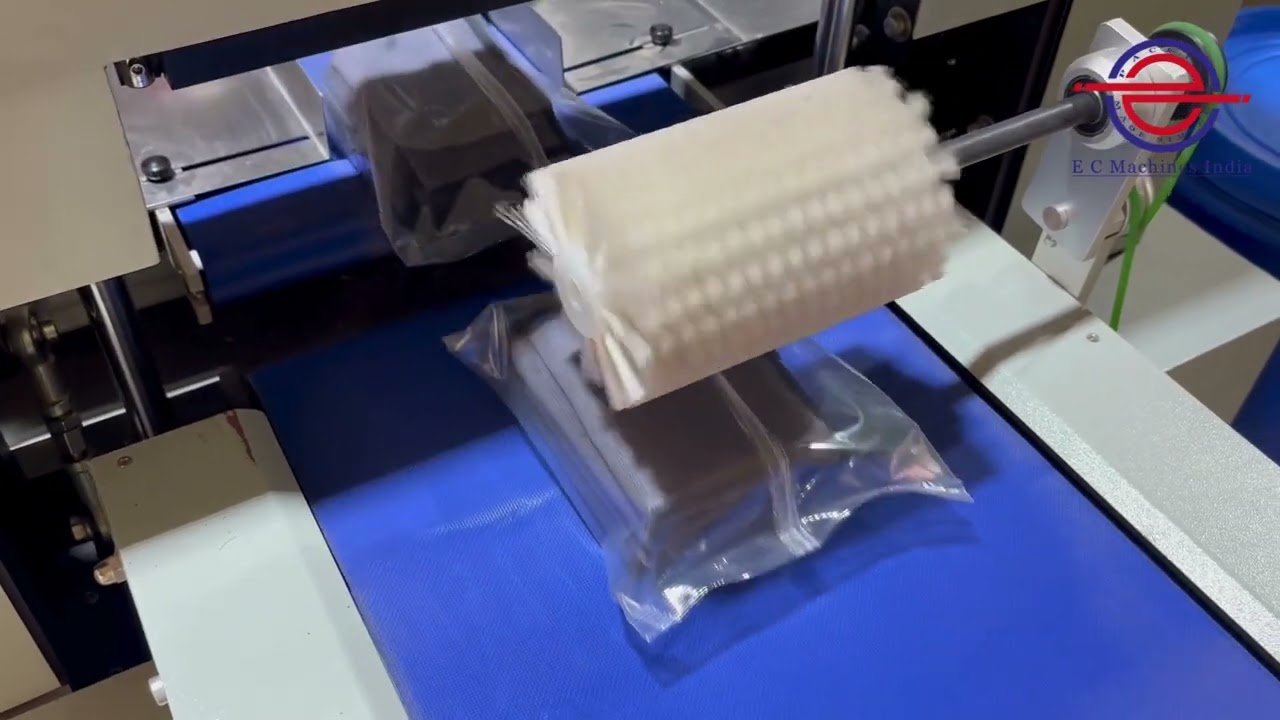 Micro fiber cloth automatic pouch packing machine