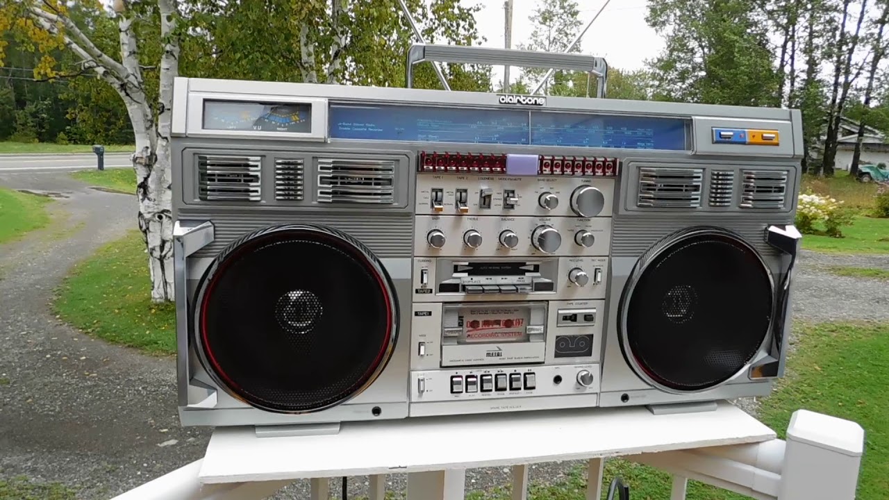 TESTING THE BURGLAR ALARM ON THE NEAR-MINT CLAIRTONE 7980 BOOMBOX