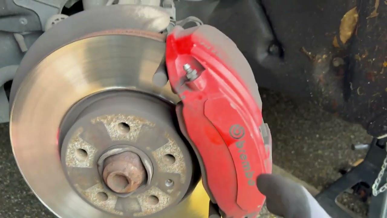 Audi A4 b9 2.0 TDI Front Brake Discs and Pads Replacement