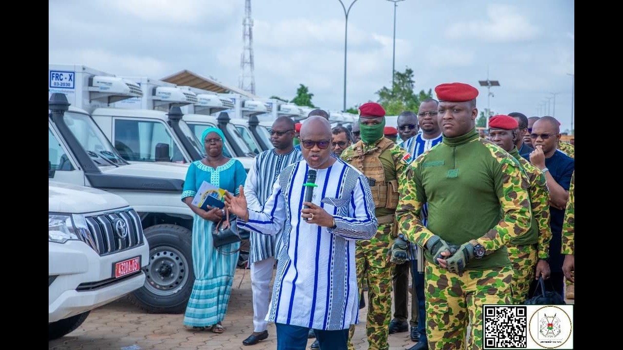 Burkina Faso : le président Ibrahim TRAORE renforce le système sanitaire avec des cliniques mobiles