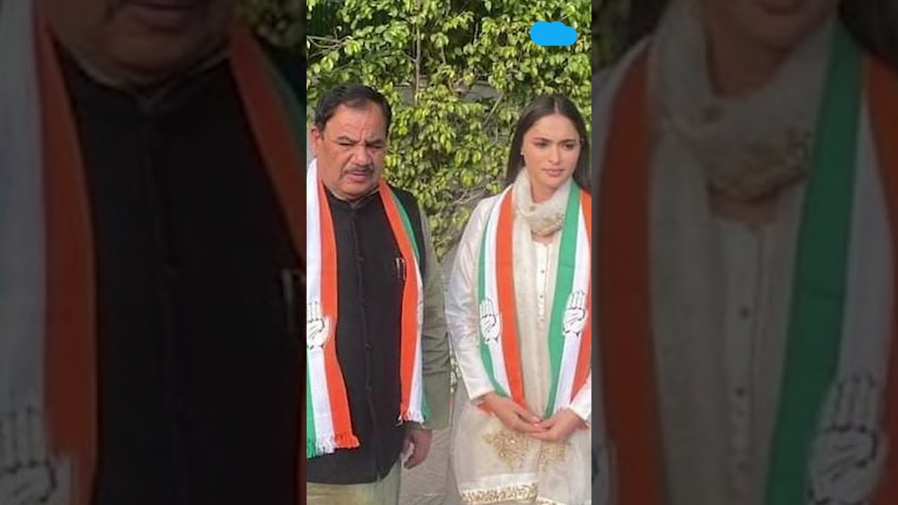 Harak Singh Rawat joins Congress, takes 'the hand' in Harish Rawat's presence #Shorts