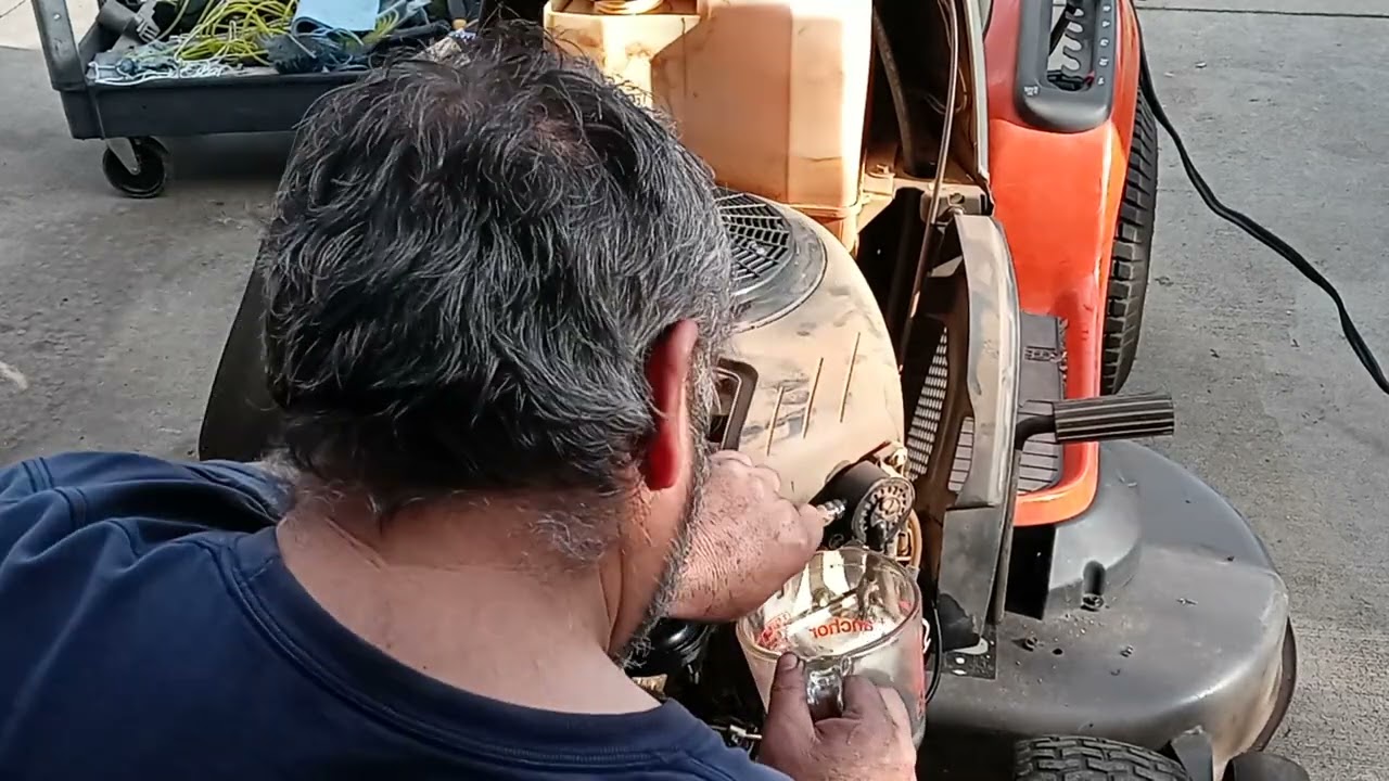 RDMJ.Parte#1.REPARANDO SISTEMA DE COMBUSTIBLE DE UN TRACTOR YTH 22V46 HUSQVARNA.
