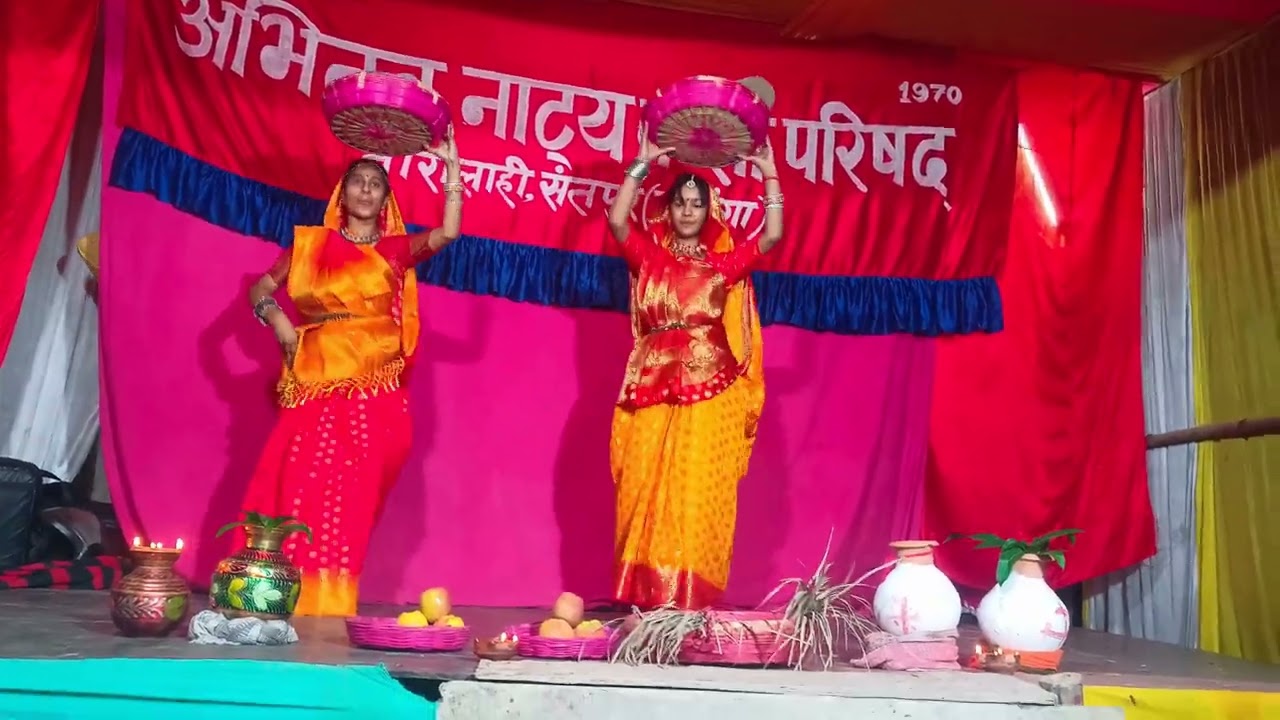 Sama Khele Chalali | Bhojpuri Chhath Song | Dance cover by Divya & Amrita 