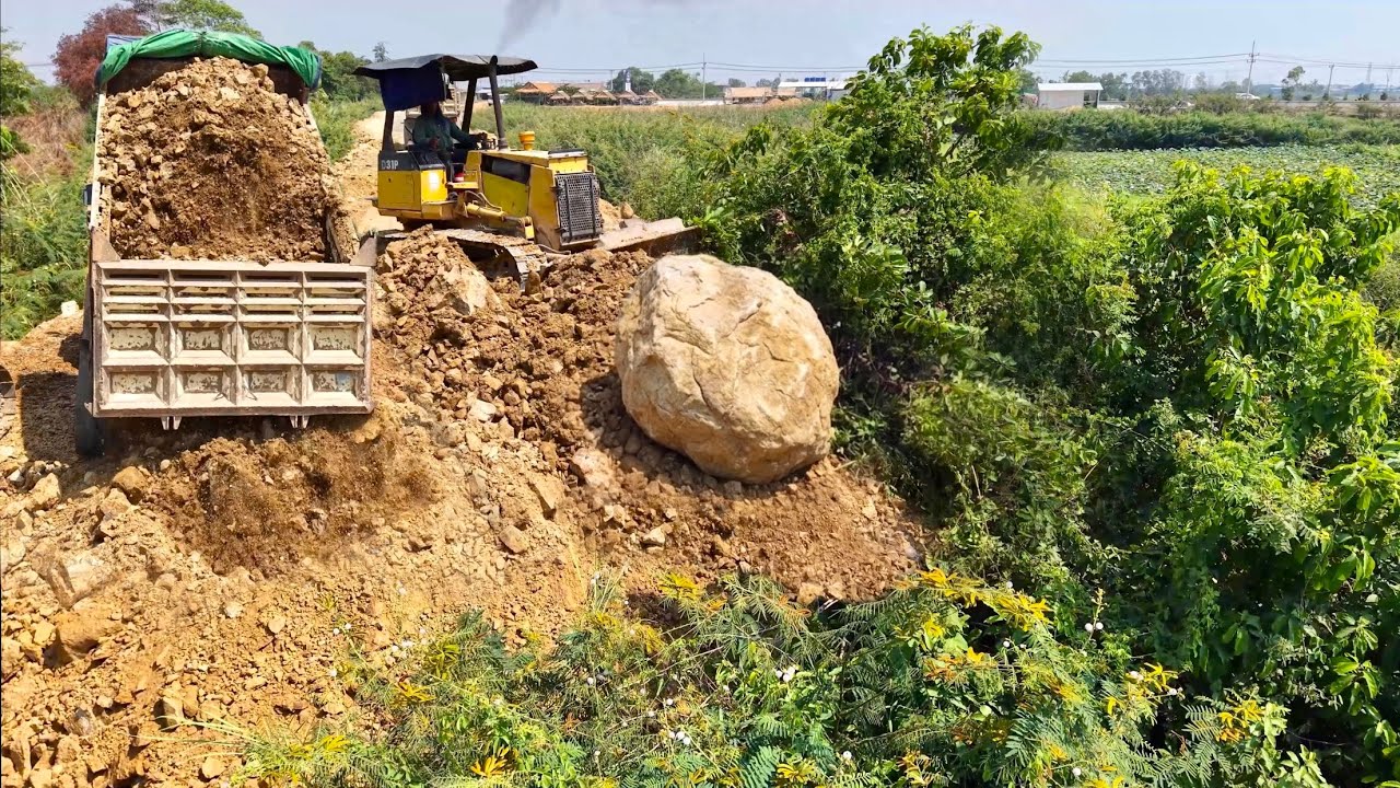 Incredible KOMATSU D31P Bulldozer Pushing Rock Builds a Road on Forest through to Village!