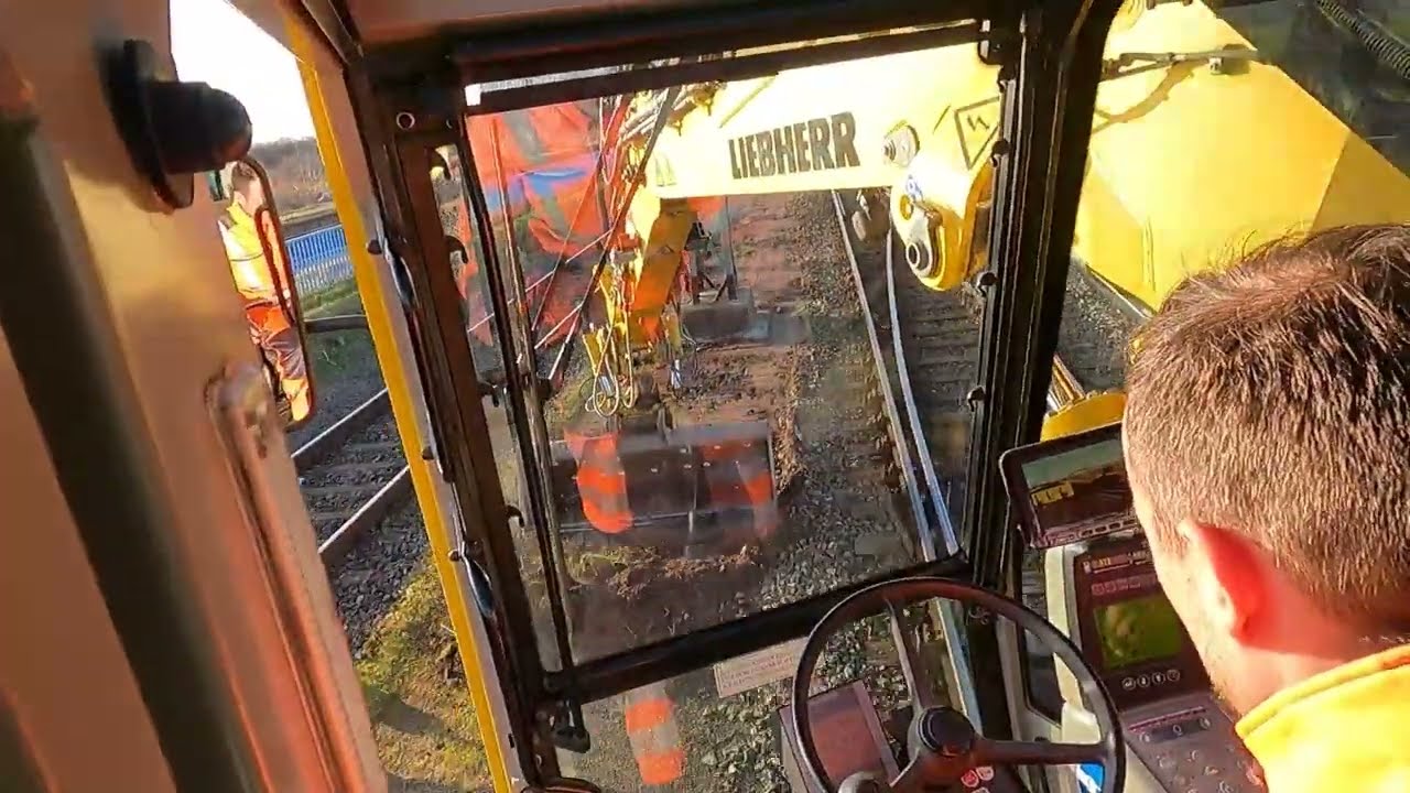 Erfurter Bahn / Randweg/ Tiltrotator/ Liebherr/ Zweiwegebagger/ GoPro/ Mobilbagger