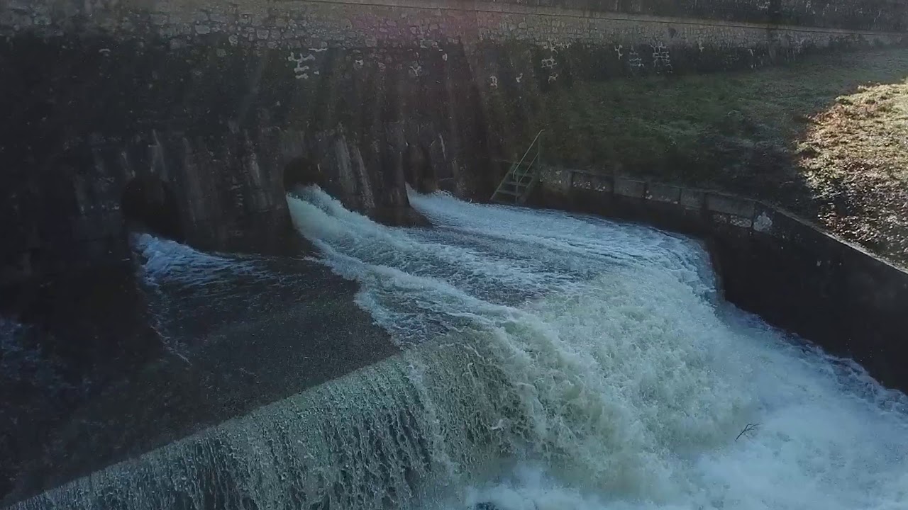 Drone : Lac des Settons et son barrage...