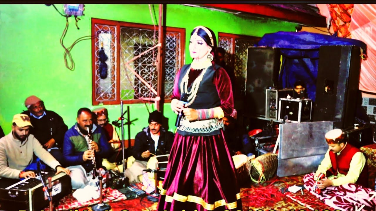 हिमाचली करयाला ll हिमाचल क़ी प्रसिद्ध डांसर मिस कृतिका का जोरदार डांस ll करयाला पार्टी वाकनाघाट 
