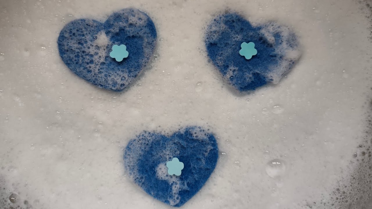 ASMR 😁 Soap 🧼 Sponge 🧽 Squeezing STRESS free blue 💙💙💙