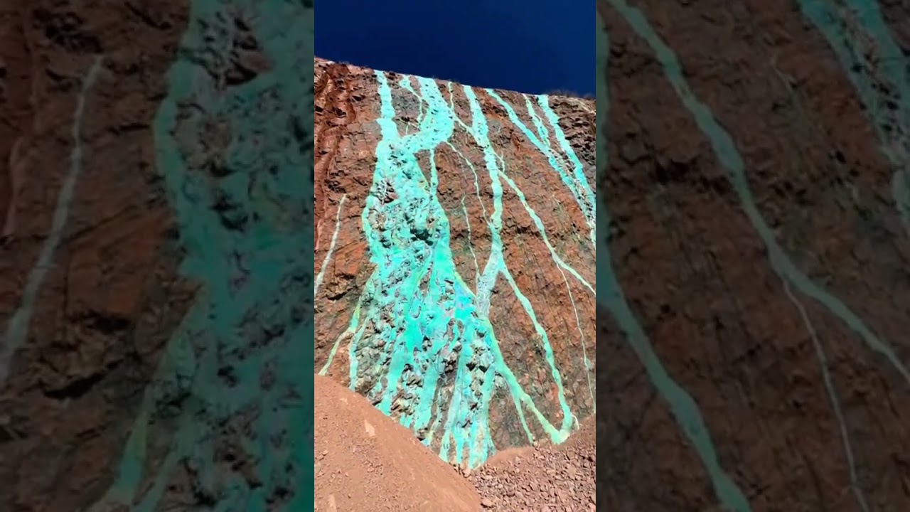 Vein of turquoise 😱 #gemstone #crystals #mining #minerals #turquoise