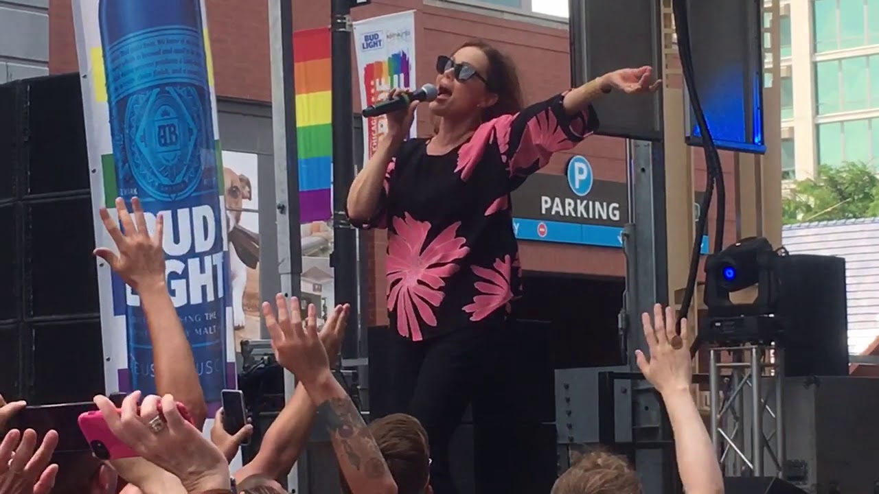 Belinda Carlisle - I Get Weak (Live at Chicago Pride ‘18)