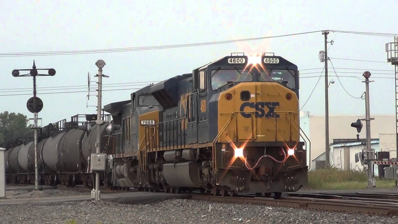 Ex Conrail SD80MAC leads W943 CSX 2003 GP38-3 Q559 IORY 5678 SD40-2 LNL
