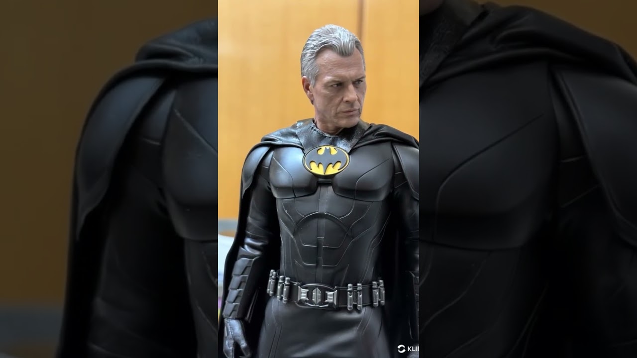 HOTTOYS Collectibles MMS712: The Flash: Batman (Modern Suit) #batman #michaelkeaton #hottoys #shorts