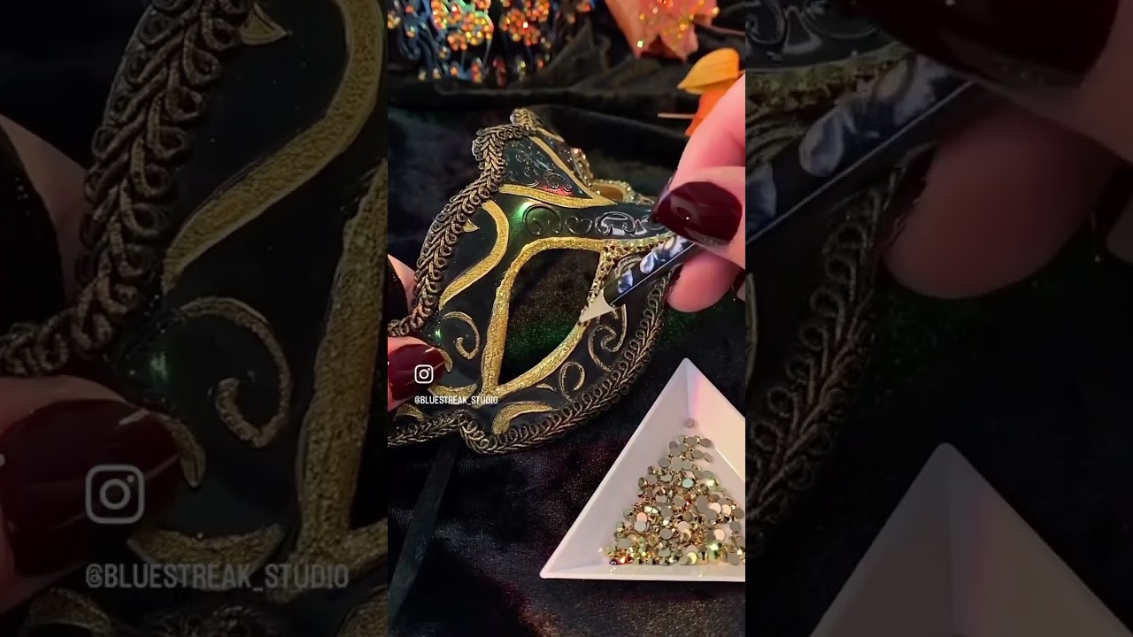 Serinity Aurum Rhinestones 😍💖💎✨🎃👻#halloween #diy #craft #nailart