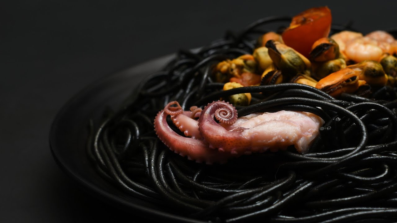 Spaghetti à l'encre de seiches et aux Fruits de mer