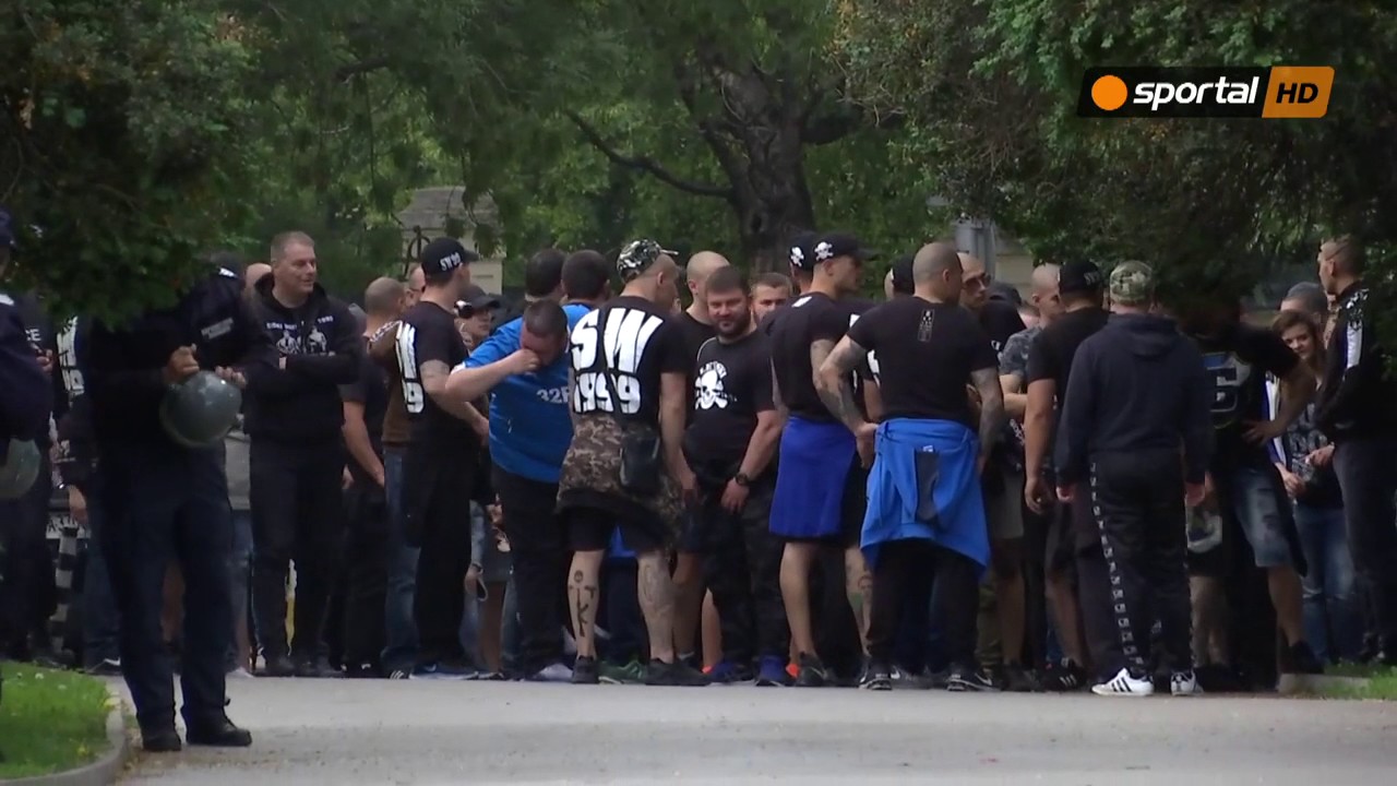 Шествието на Левски преди дербито от Първа лига с ЦСКА-София