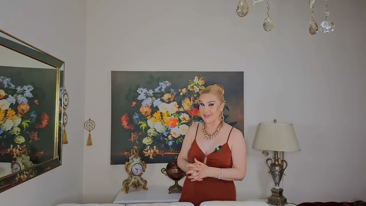 Hande Erçel'in Havaalanı Halleri, Muhabirleri  Çileden Çıkardı !!!!