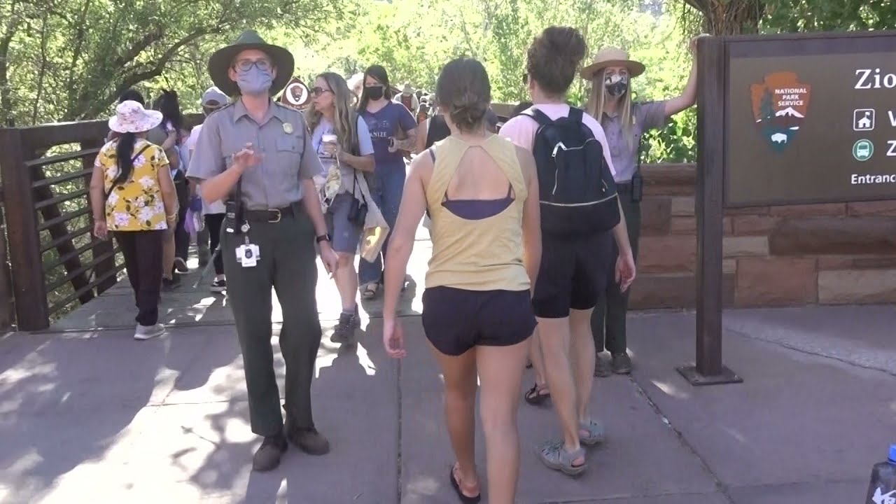 Super Long Lines to Get into Zion National Park