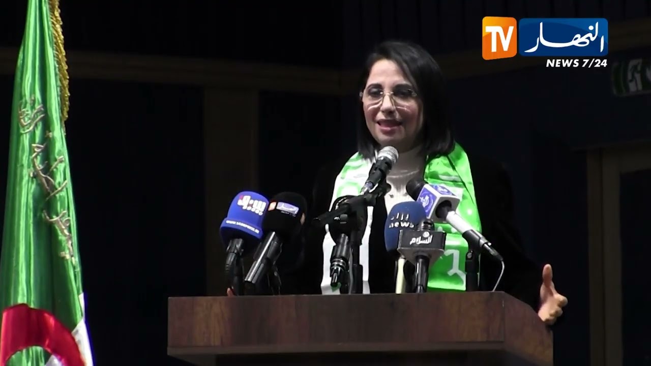 مستغانم: الأمينة العامة لحزب تجمع أمل الجزائر تنشط تجمعا شعبيا مع مناضلي الحزب