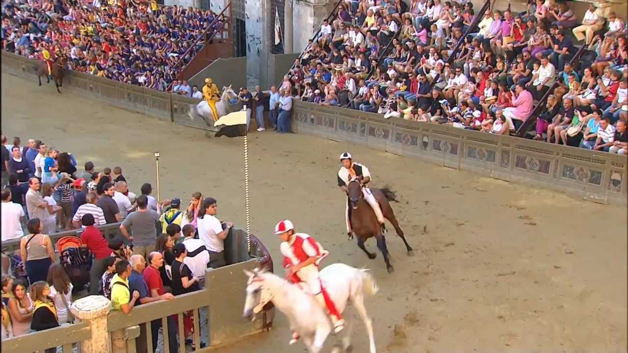 PARTE 1 - Palio 16 agosto 2011 - Imperiale Contrada della Giraffa - Brivido Bianco Rosso