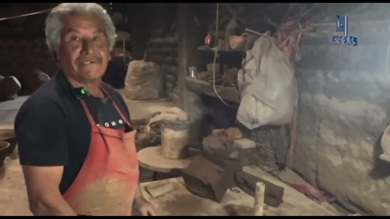 Manos artesanas continúan torneando el barro en Chignahuapan