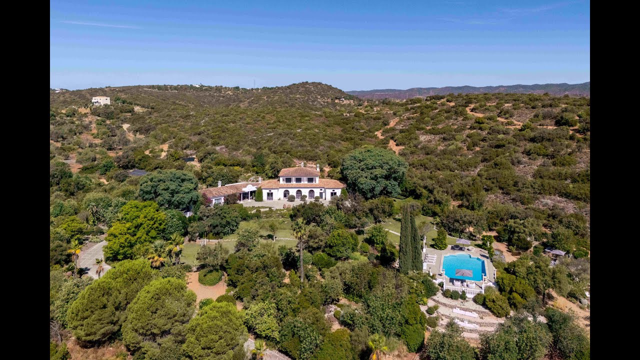 Stunning country estate in the hills of Tavira.