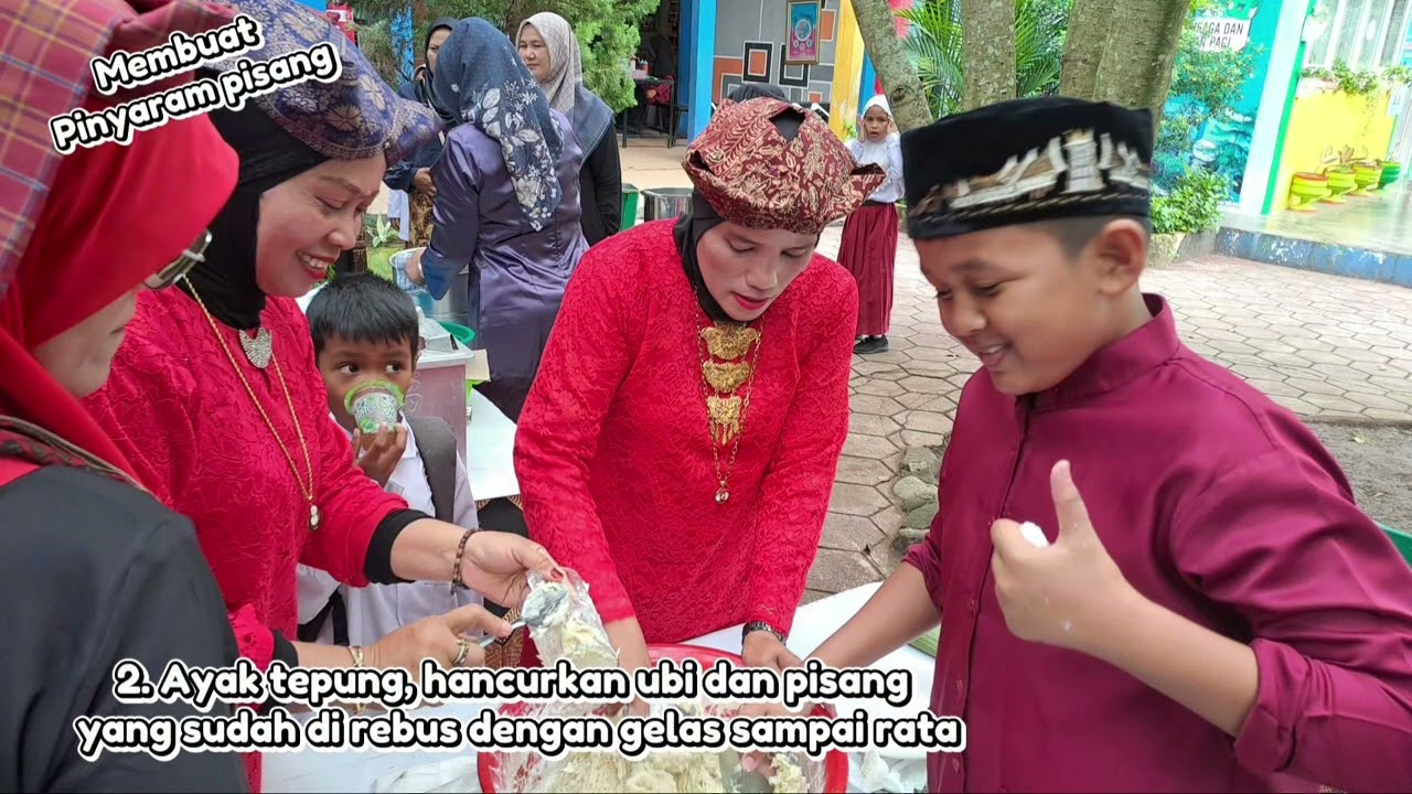 Praktek membuat makanan Tradisional  Khas Kota Solok 