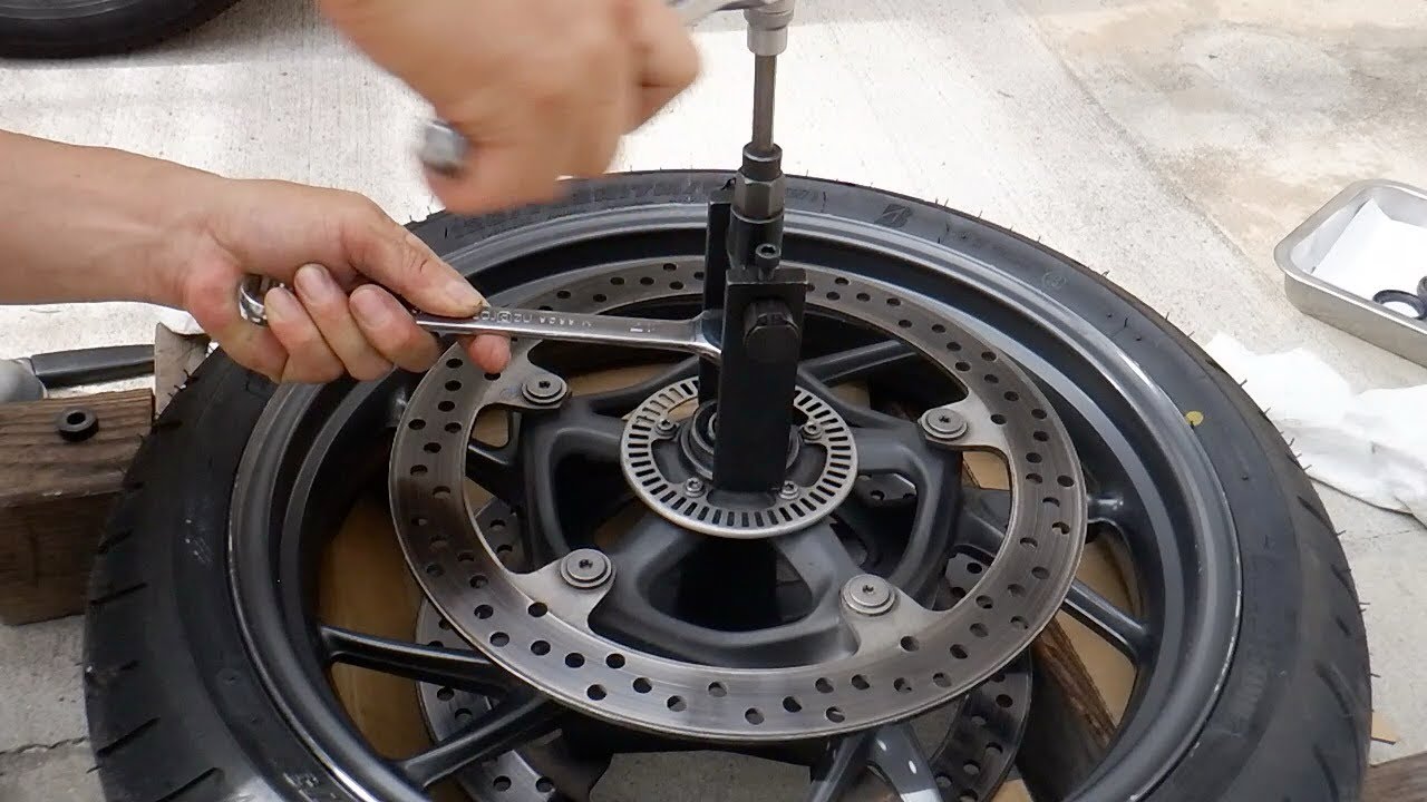 BMW R1200RS フロントベアリング交換