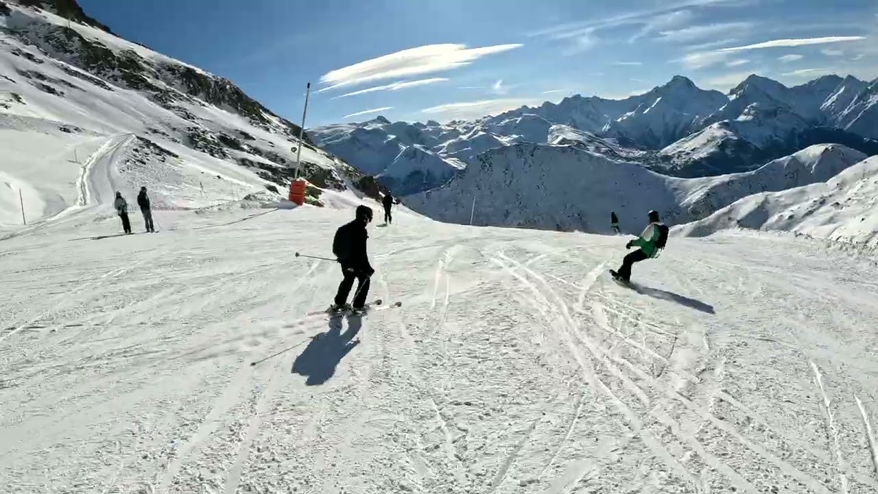 Aple D'Huez: The world famous Black run of Sarenne run in perfect snow and  a bluebird day. WOW