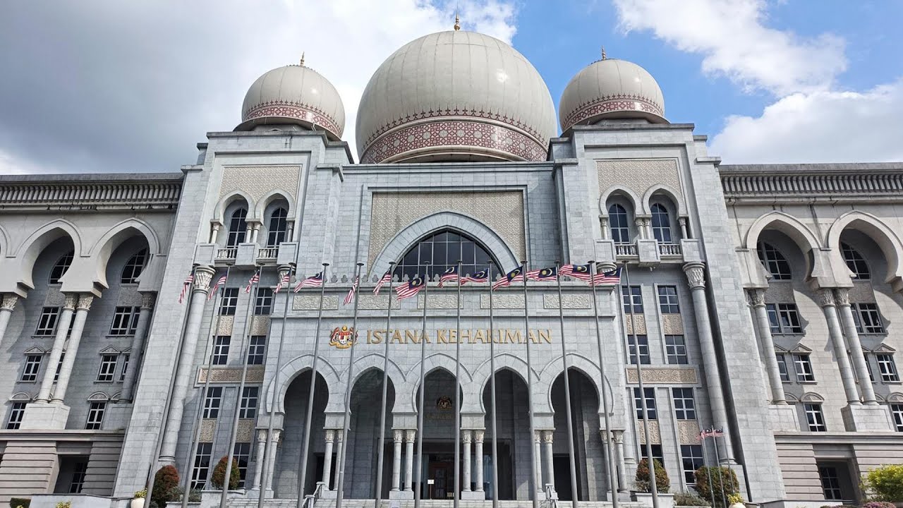 Keputusan akhir pembelaan kes penyelewengan dana 2.3 bilion oleh bekas Perdana Menteri, Najib Razak