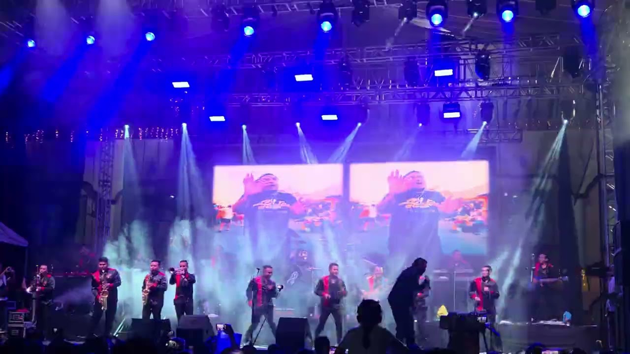 Paleto La voz de la Cumbia (Mi canto) en vivo