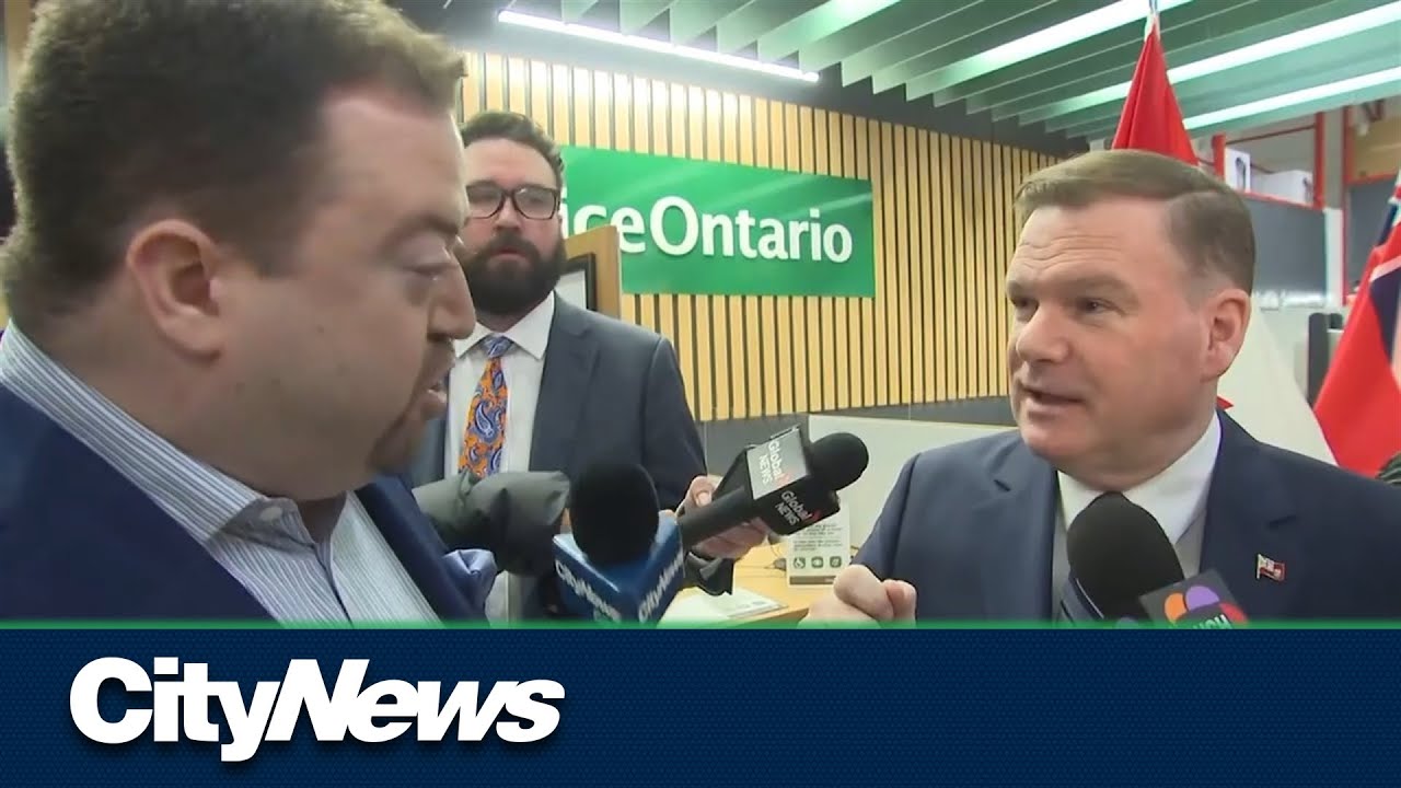 RAW: CityNews reporter presses government official for answers on ServiceOntario deal