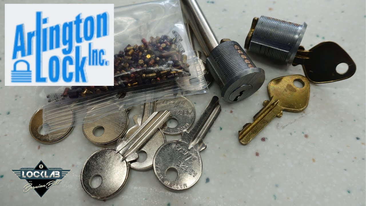 (1877) Tiny Keyway Training Lock