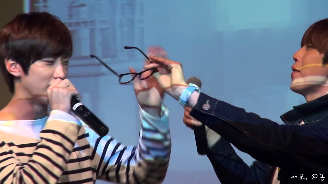 140322 B1A4 제주도 팬싸인회 : 신우 안경 돌려쓰기