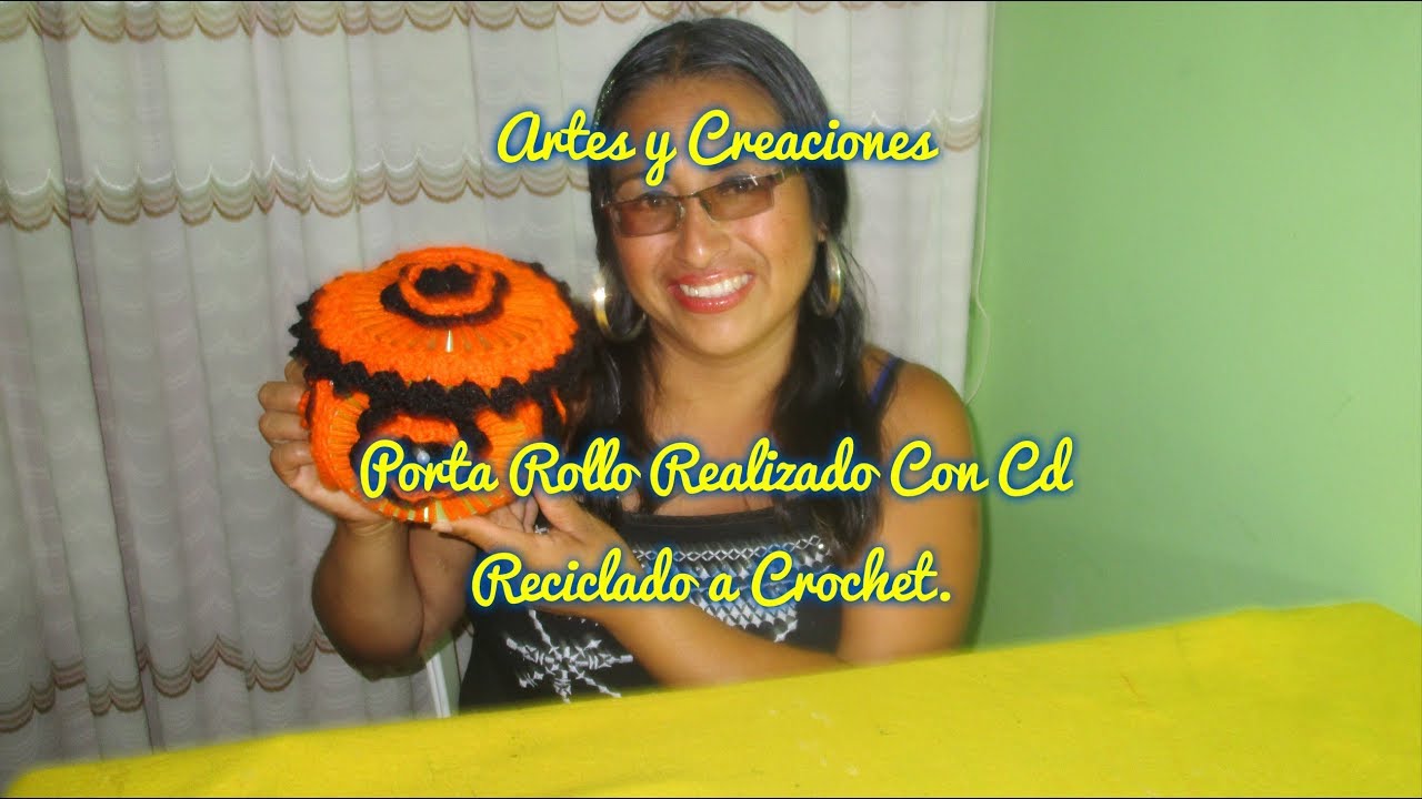 PORTA ROLLO CON CD RECICLADO A CROCHET