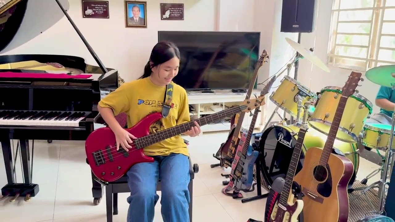 Gimme Gimme Gimme - Cover by Musical Family 