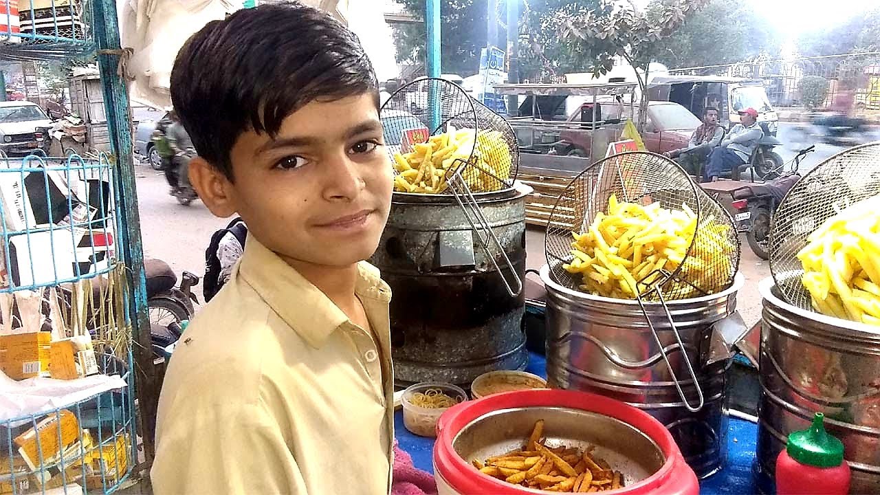 8 Years Old Kid Making Crispy French Fries│Hardworking Afghani Kid Making Crispy French Fries