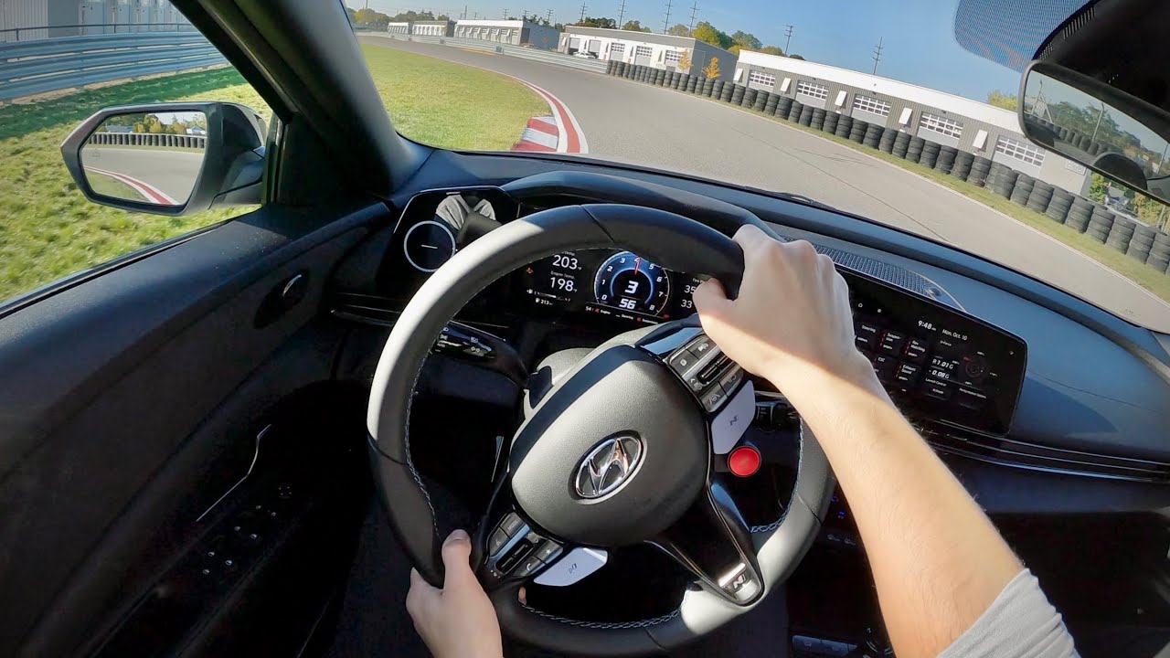 Модифицированный Hyundai Elantra N 2022 года (6-ступенчатая МКПП) — обзор с места событий