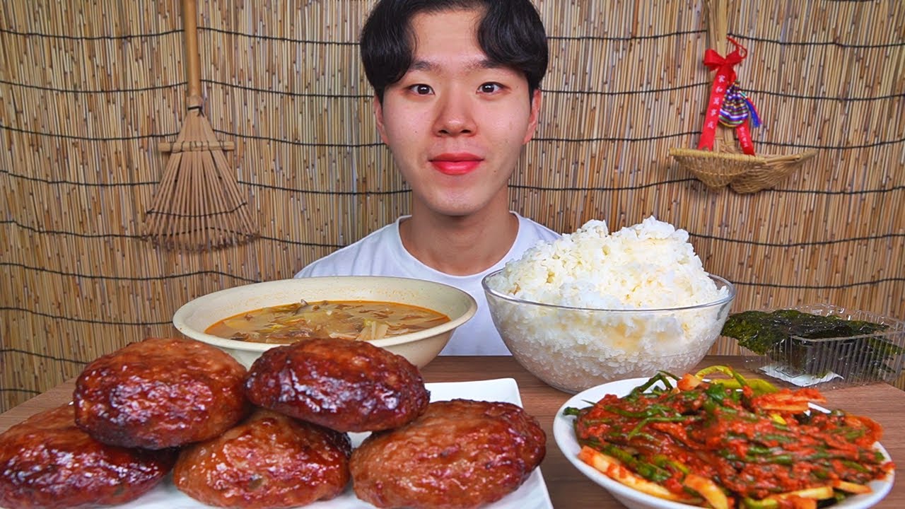 떡갈비 파김치 소고기국 대접밥! 육즙팡팡 두툼한 떡갈비는 정말 맛있습니다..! 집밥 RICE CAKE RIBS KIMCHI KOREAN FOOD ASMR MUKBANG.