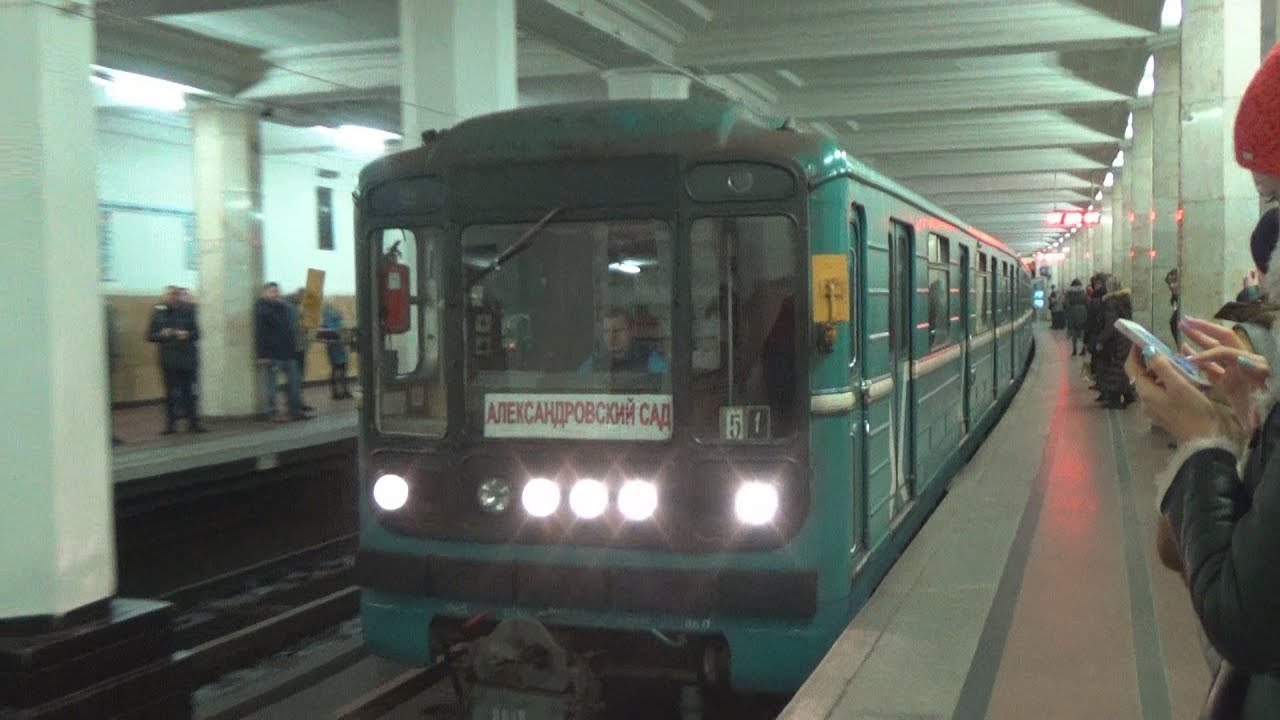Поездка на электропоезде 81-717/714 