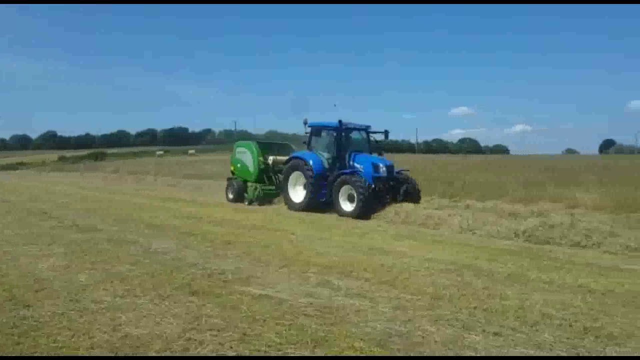New Holland T6.140 McHale F5400 bailing 2017