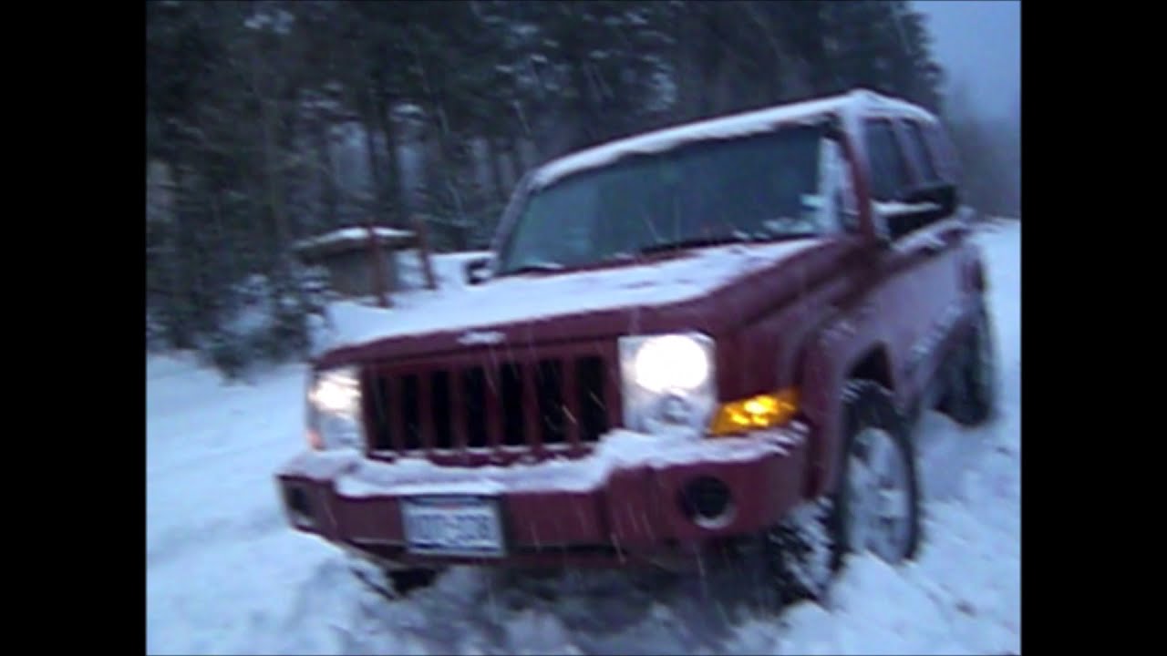 Jeep Commander Driving on Snow
