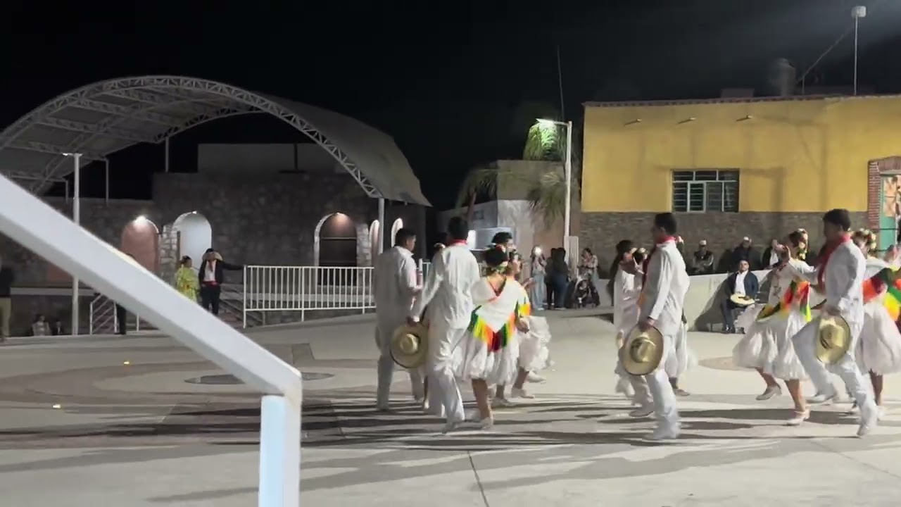 Bailables lunes 16