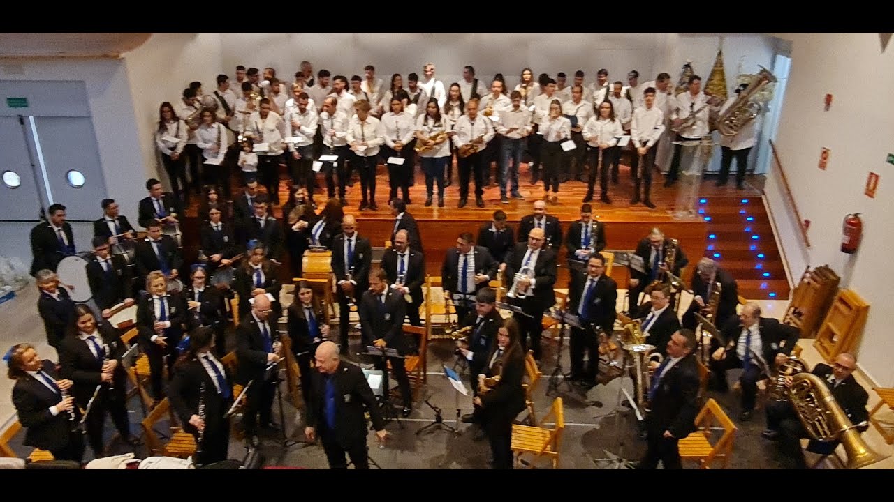 #LINARES ( Jaén ) 🎼Santa Cena Gran Concierto Benéfico con las Bandas de la Hermandad