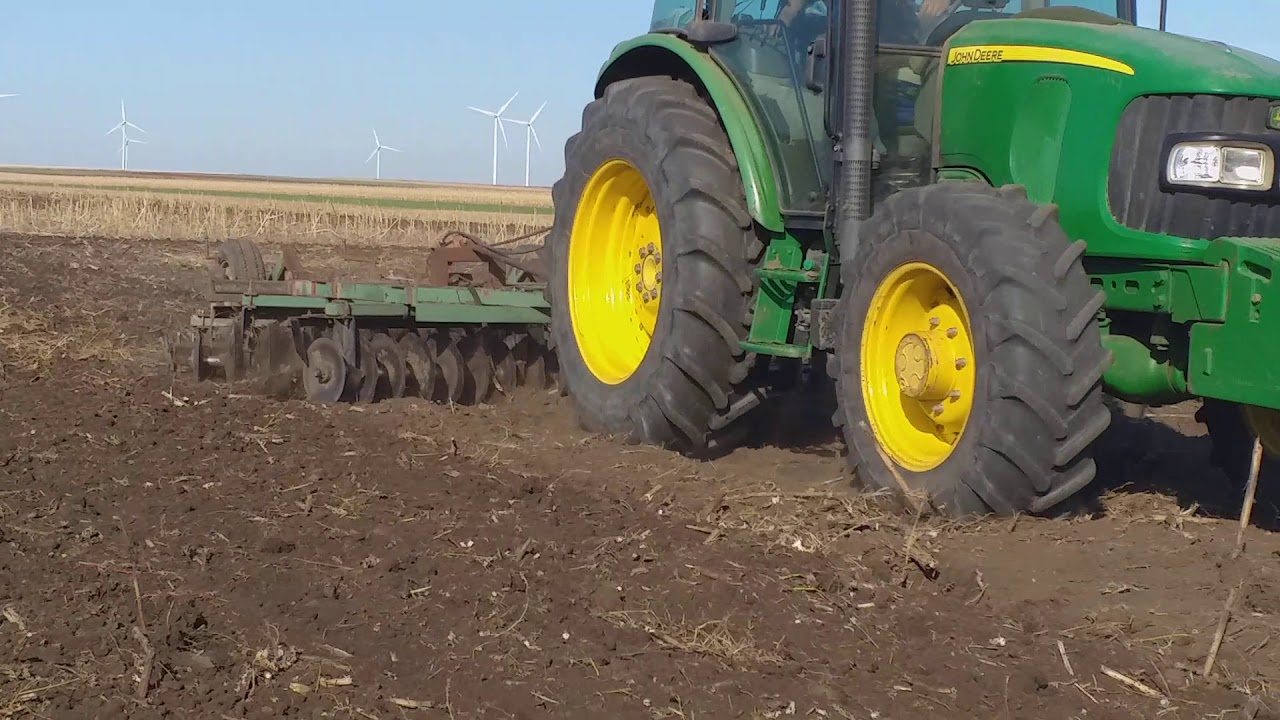 JD 5100RN & GD3,2 LA DISCUIT IN FLOAREA SOARELUI PENTRU GRÂU.