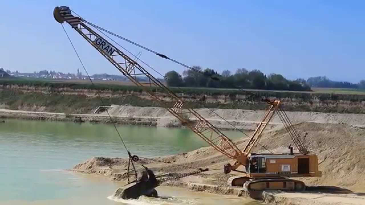 Liebherr Hs882HD with dragline for gravel extraction