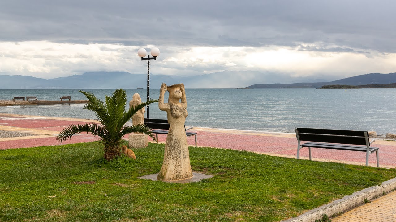 Šetnja kroz gradić Itea u Grčkoj // Walking through the town of Itea in Greece (4K)