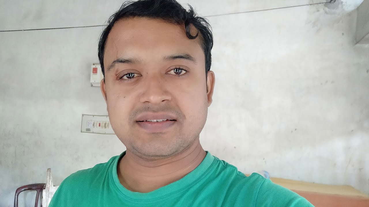 তোমার চোখে হারাই আমি, যেন নদী মিশে সমুদ্রে, তোমার হাসিতে ফুটে ওঠে, আমার স্বপ্নের ফুলের বাগান 🥰🌼
